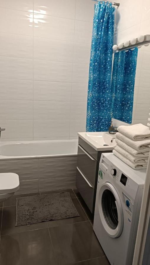 Apartment Z Ogrodkiem Na Warszawskiej Woli Warszawa Exteriör bild