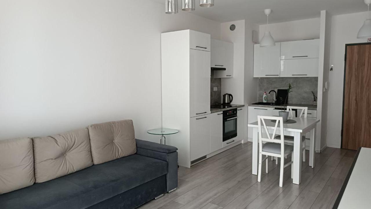 Apartment Z Ogrodkiem Na Warszawskiej Woli Warszawa Exteriör bild